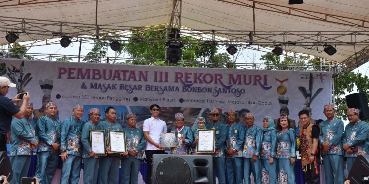 Kapuas Pecahkan 3 Rekor Muri Dalam Sehari