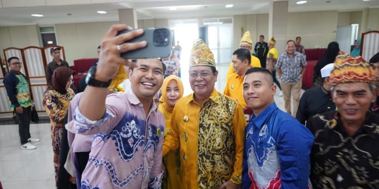 Paman Birin dan Acil Odah Disambut Meriah Warga Banjar di Jawa Barat