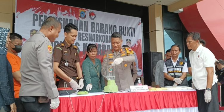 Polres Kotabaru Musnahkan 42 Gram Sabu dan Ribuan Obat-obatan Terlarang