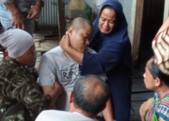 Heboh! Tukang Cukur Ingin Gantung Diri di Pintu Kamar Mandi