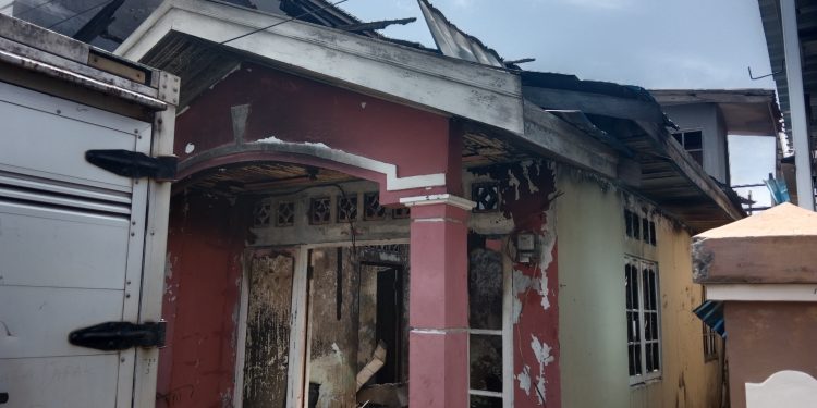 Geger! Rumah Kosong di Jalan Harmoni Terbakar