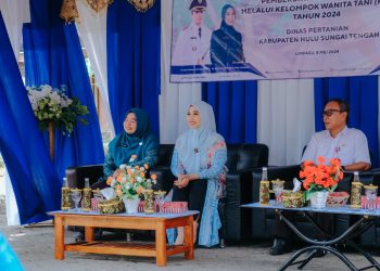 Cheri Bayuni Budjang Serahkan Peralatan Pengolahan Singkong kepada KWT Asoka