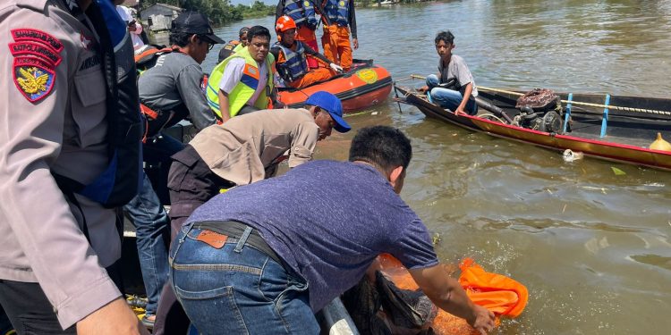 Jasad Korban Tenggelam di Sungai Alalak Ditemukan di Bawah Jembatan