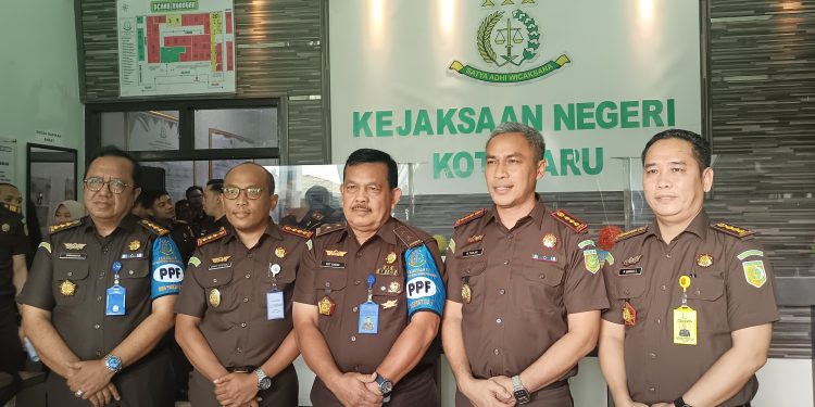 Tim Pemeriksa Kejagung Sambangi Kejari Kotabaru dan Tanah Bumbu