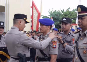 Kapolres Kotabaru Pimpin Upacara Sertijab Kapolsek Kelumpang Barat dan Kasat Polairud