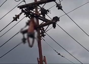 Geger! Warga Tamban Tewas Tergantung di Tiang Listrik