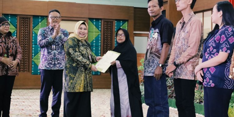 Acil Odah Tegaskan Pemprov Komitmen untuk Terbitkan 1.000 Sertifikat Halal