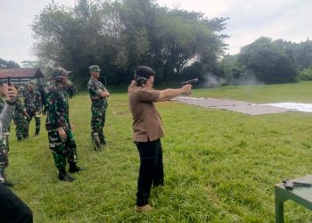 Bupati HST dan Forkopimda Ikuti Latihan Menembak