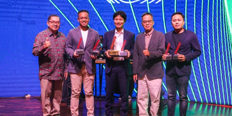 Wow! Motor Yamaha Borong Enam Piala di Ajang Otomotif Award 2024