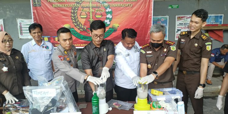 Kejari Kotabaru Musnahkan Barang Bukti 154 Perkara, Narkotika Mendominasi