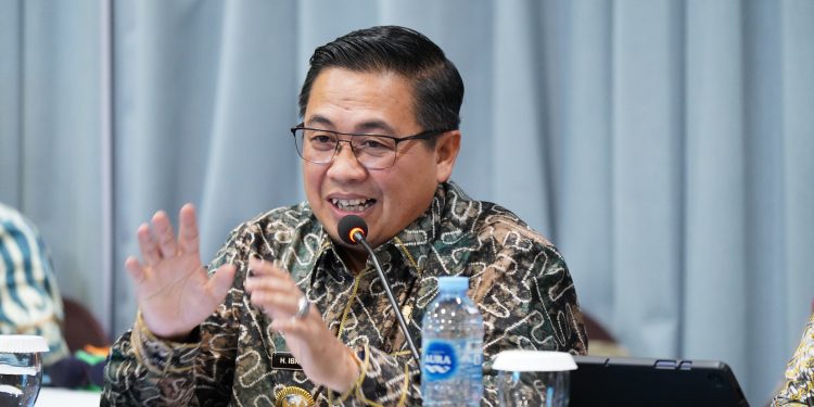 Ibnu Sina Jadi Keynote Speaker FGD Pemanfaatan Bonus Demografi