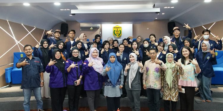 Mahasiswa FISIP Uniska Sambangi Diskominfotik Banjarmasin