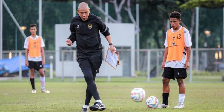 Pimpin Timnas Indonesia U-16, Nova Arianto Dapat Bekal Ilmu dari Shin Tae-yong