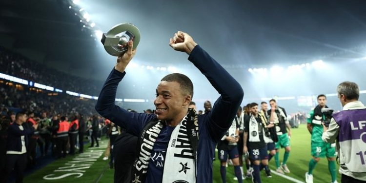 Perpisahan Kylian Mbappe dengan Suporter PSG Ternodai Kekalahan