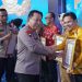 Dukung Pengembangan Tertib Lalulintas, Paman Birin Terima Penghargaan Kapolri