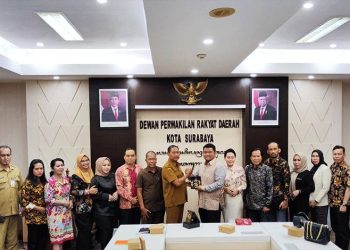 Pansus III DPRD Kapuas Studi Komparasi Penyusunan Raperda KLA ke DPRD Surabaya
