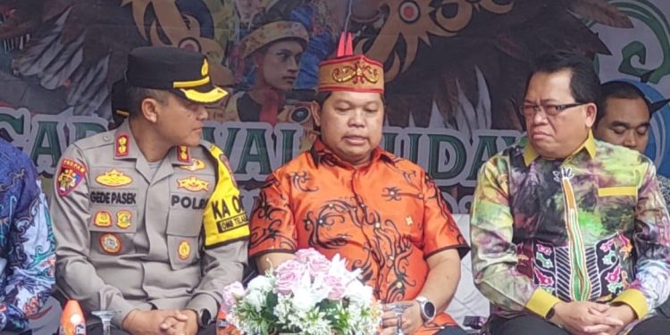 Karnaval Budaya Disambut Antusias Warga, Ini Harapan Wakil Ketua DPRD Kapuas