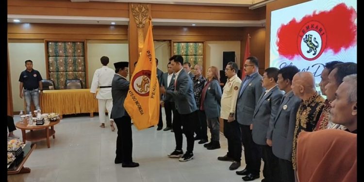 Paman Birin Lantik Ketua Lemkari Provinsi Se-Indonesia