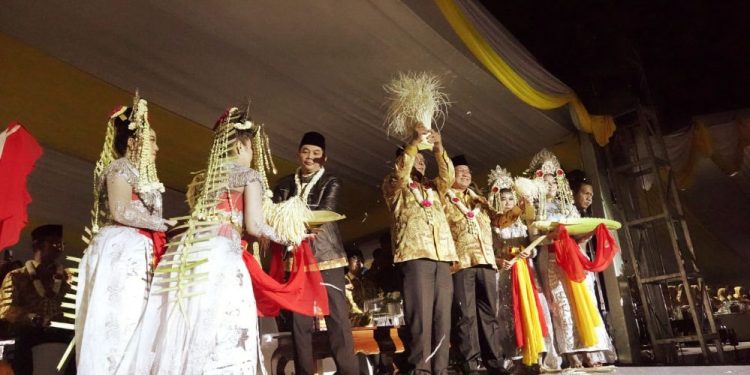 Paman Birin Ajak Warga Kotabaru Gotong Royong Membangun Daerah