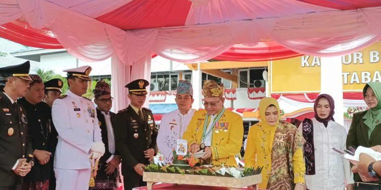 Peringati Hari Lahir Pancasila, Sayed Jafar Kenakan Pakaian Adat Banjar