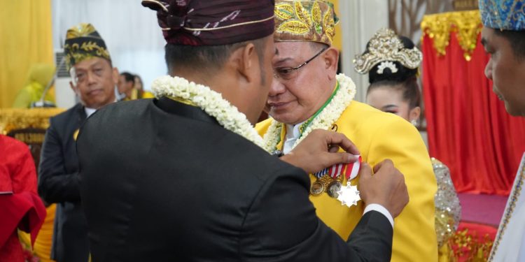 Rapat Paripurna Harjad Ke-74 Kotabaru, Sayed Jafar Terima Anugerah Adi Pranata Pariwisata Jayabanua Saijaan
