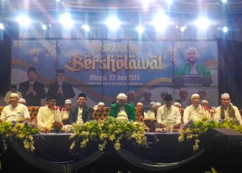 Murakata Bersalawat, Puluhan Ribu Jemaah Penuhi Taman Dwi Warna Barabai