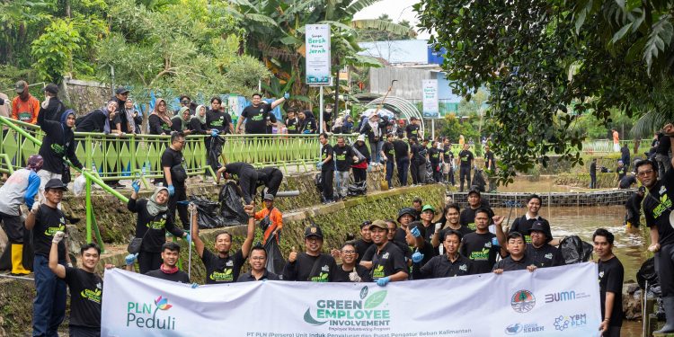 Sambut Hari Lingkungan Hidup Sedunia, Ratusan Relawan PLN Banjiri Bantaran Sungai Besar Banjarbaru