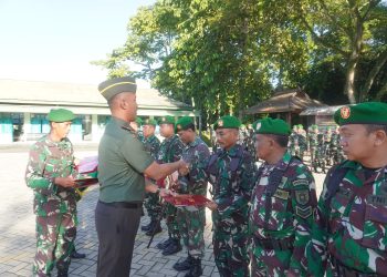 24 Prajurit TNI Kodim HST Terima Penghargaan Satya Lencana