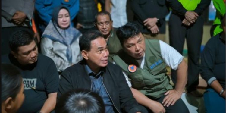 Zairullah Kunjungi Warga Terdampak Banjir di Kecamatan Satui