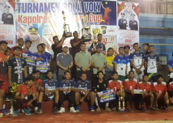 Tim SD Guthrie Juara I Turnamen Bola Voli Kapolres Kotabaru Cup 2024