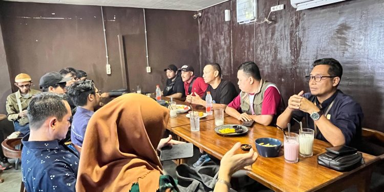 KPU HST Temui Awak Media dan Minta Maaf