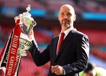 Tak Ada Pengganti yang Oke, MU Pertahankan Saja Ten Hag