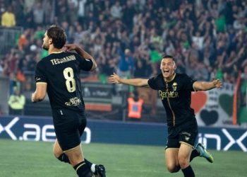 Jay Idzes Jadi Pemain Pertama Indonesia yang Antar Klub Italia Promosi ke Serie A