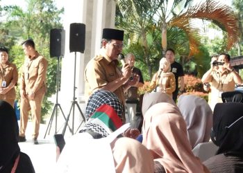 Paman Birin dan Acil Odah Salurkan 9 Ribu Paket Sembako PKH