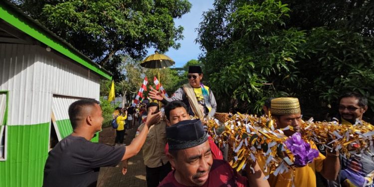 Kunjungi Desa Tanjung Seloka, Paman Birin Diusung Tradisi Batang Rape