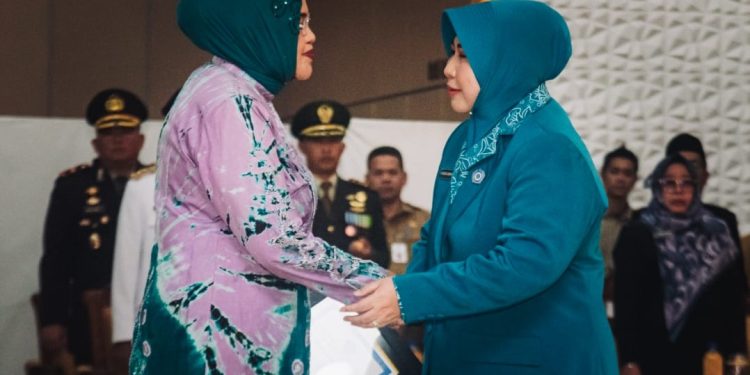 Lantik Pj Ketua PKK Tabalong, Ini Pesan Acil Odah