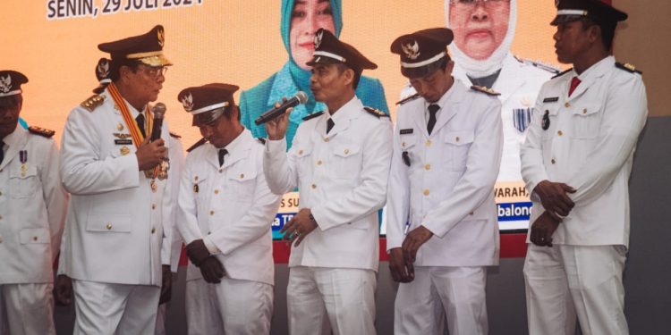 Paman Birin Berbagi Kebahagiaan Bersama Kades dan PKK Desa