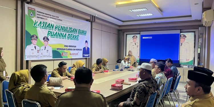 Disbudporapar Tanbu Ekspose Kajian Penyusunan Buku Puanna Dekke