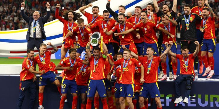 Spanyol vs Inggris di Final Euro 2024: Menang 2-1, La Furia Roja Raih Gelar Juara!