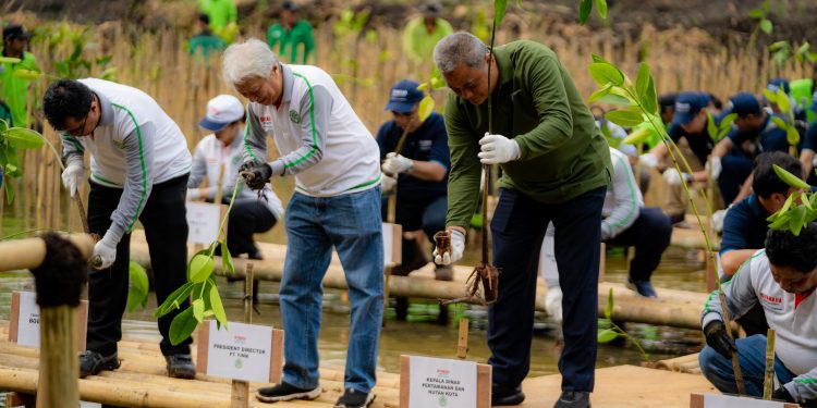 Yamaha Motor Indonesia Upayakan Reduksi Emisi Karbon Melalui CSR Penanaman Mangrove di Berbagai Daerah