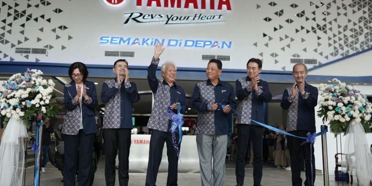 Tingkatkan Pelayanan Bagi Konsumen, Yamaha Premium Dealer Hadir di Momen Perayaan Ulang Tahun Ke-50