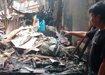 Rumasiah Pingsan Melihat Rumahnya Ludes Terbakar