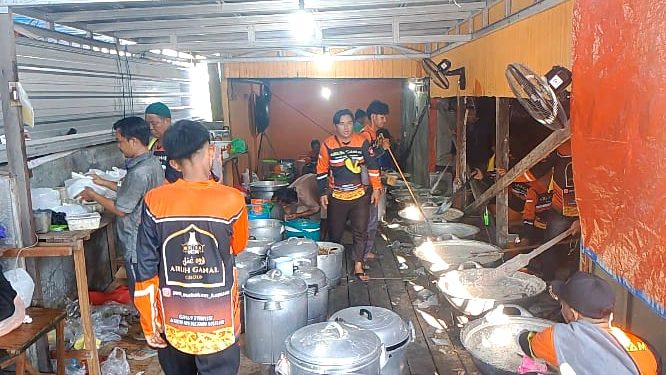 BPK Mahakam Masak 60 Kawah Bubur Asyura, Dibagikan untuk Masyarakat