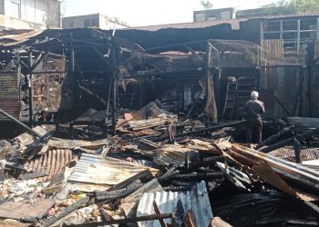 Terdengar Ledakan Keras Saat Pasar Lima Diamuk Jago Merah