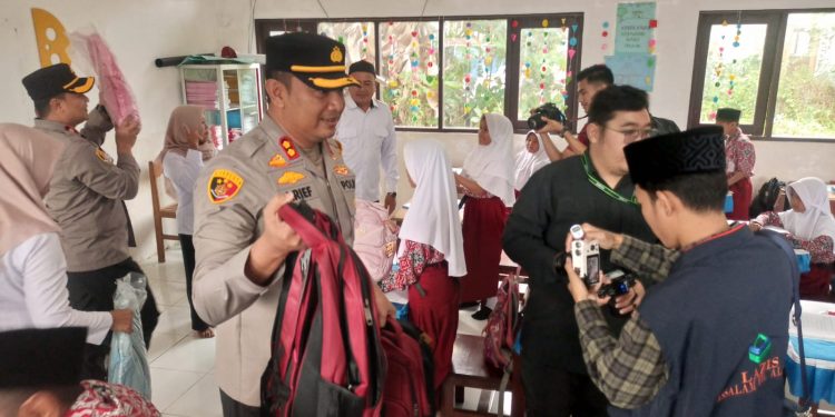 Polres Bersama Pemkab Tanbu Gelar Bakti Sosial dan KOPIMANIS