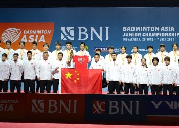 Penuh Haru! China Bawa Jersey Zhang Zhi Jie ke Podium Juara Badminton Asia Junior Championships 2024