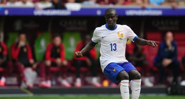N’Golo Kante Didekati West Ham United