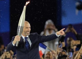 Olimpiade Paris 2024 Resmi Dibuka, Zinedine Zidane Ikut Bawa Obor
