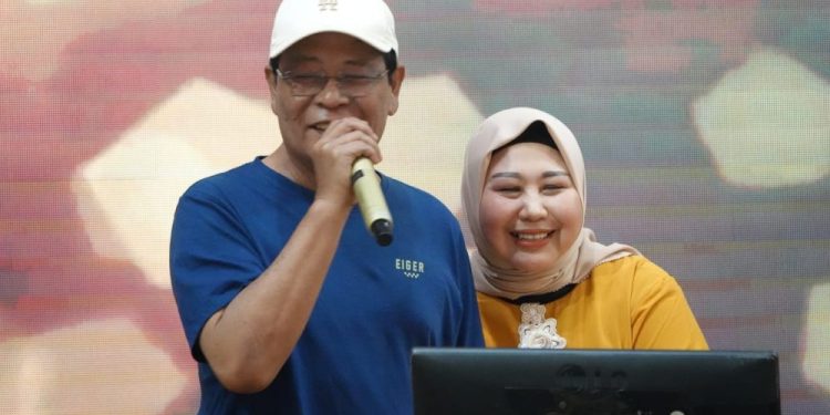 Paman Birin dan Acil Odah Ramaikan Lomba Menyanyi Surga di Telapak Kaki Ibu