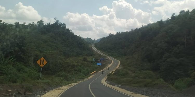 Jelang Kirab Merah Putih Ke-5, Paman Birin Cek Kondisi Jalan Batulicin-Banjarbaru